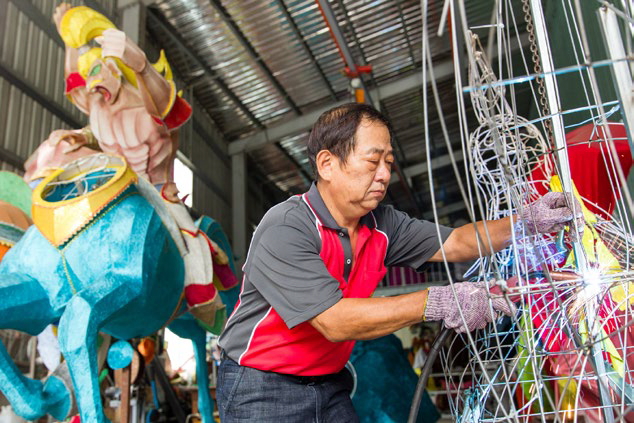 Lantern Artist Chen Zurong, Man of Many Talents